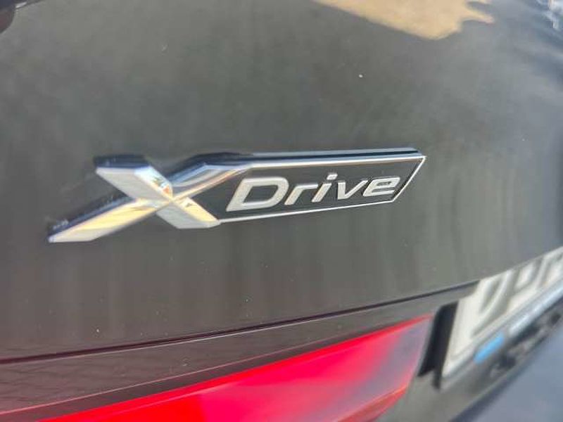BMW 520 d Touring xDrive Autom. /LED/LiveCockpit/Apple